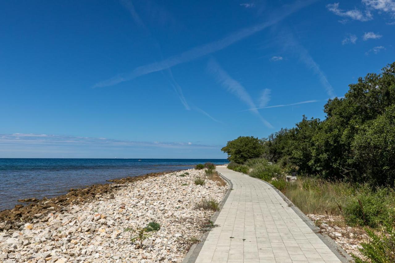 Val Villa Peroj Eksteriør billede